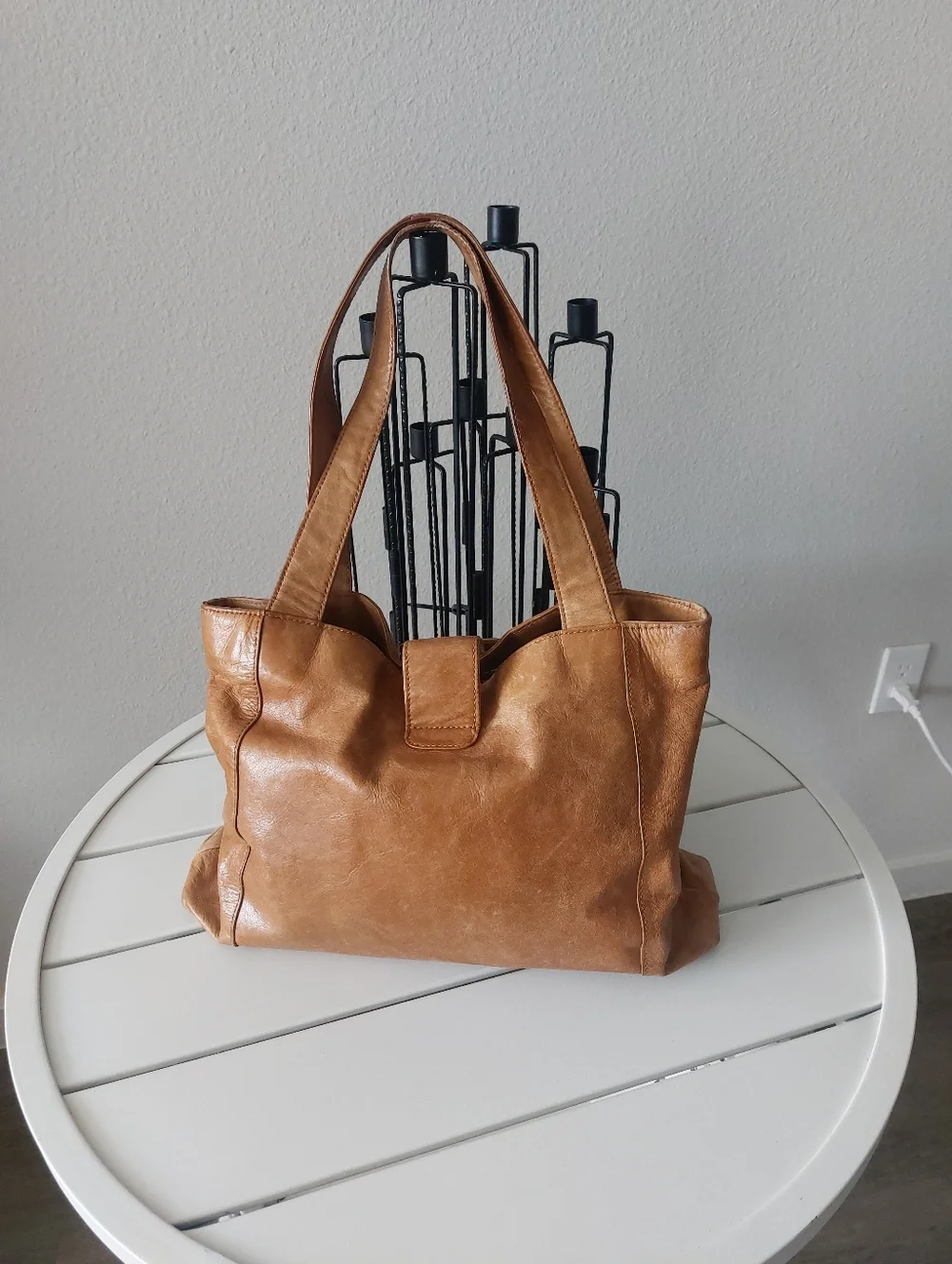"Hobo The Original " Classic Tan Leather Shoulder Bag with Buckle Detail - Picture 3 of 10